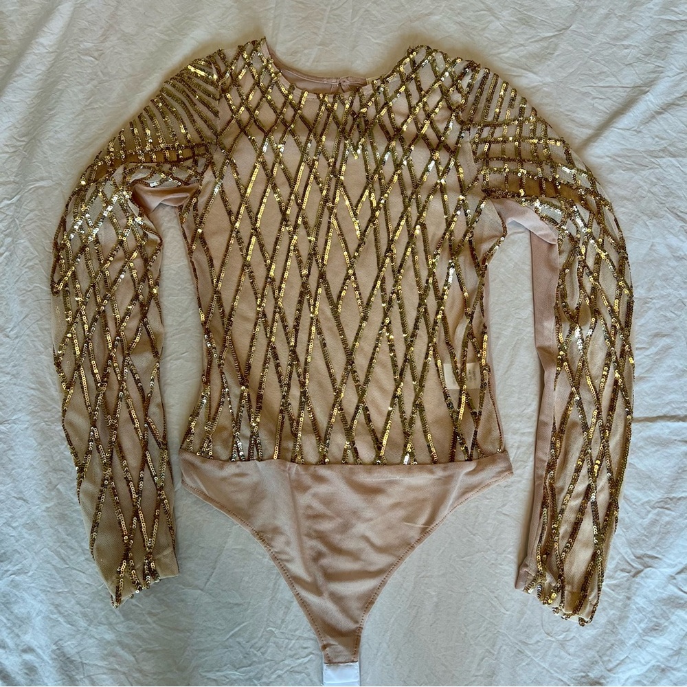 ✨NWOT Carmin nude mesh and gold sequin bodysuit Small - Picture 4 of 10